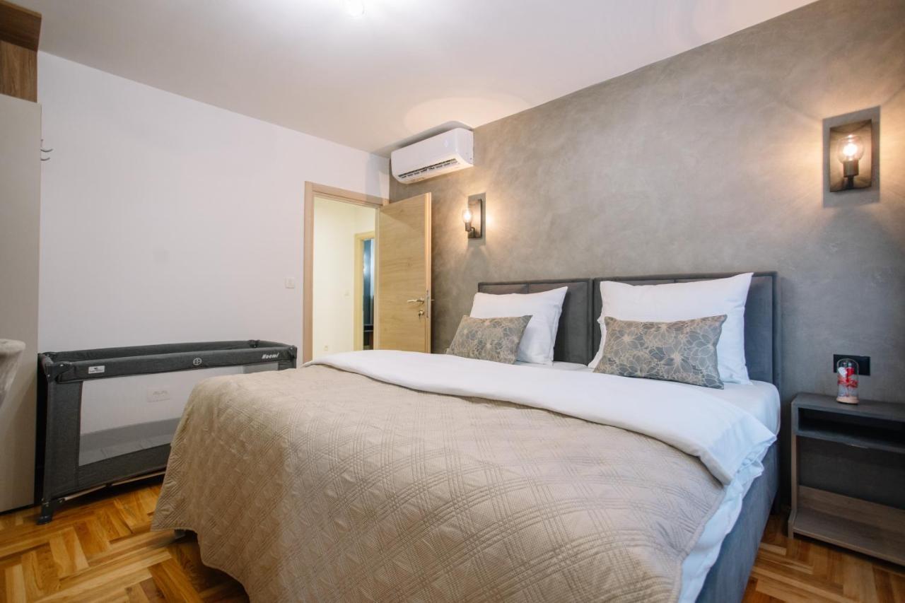 Apartments Hana City Center Лівно Екстер'єр фото