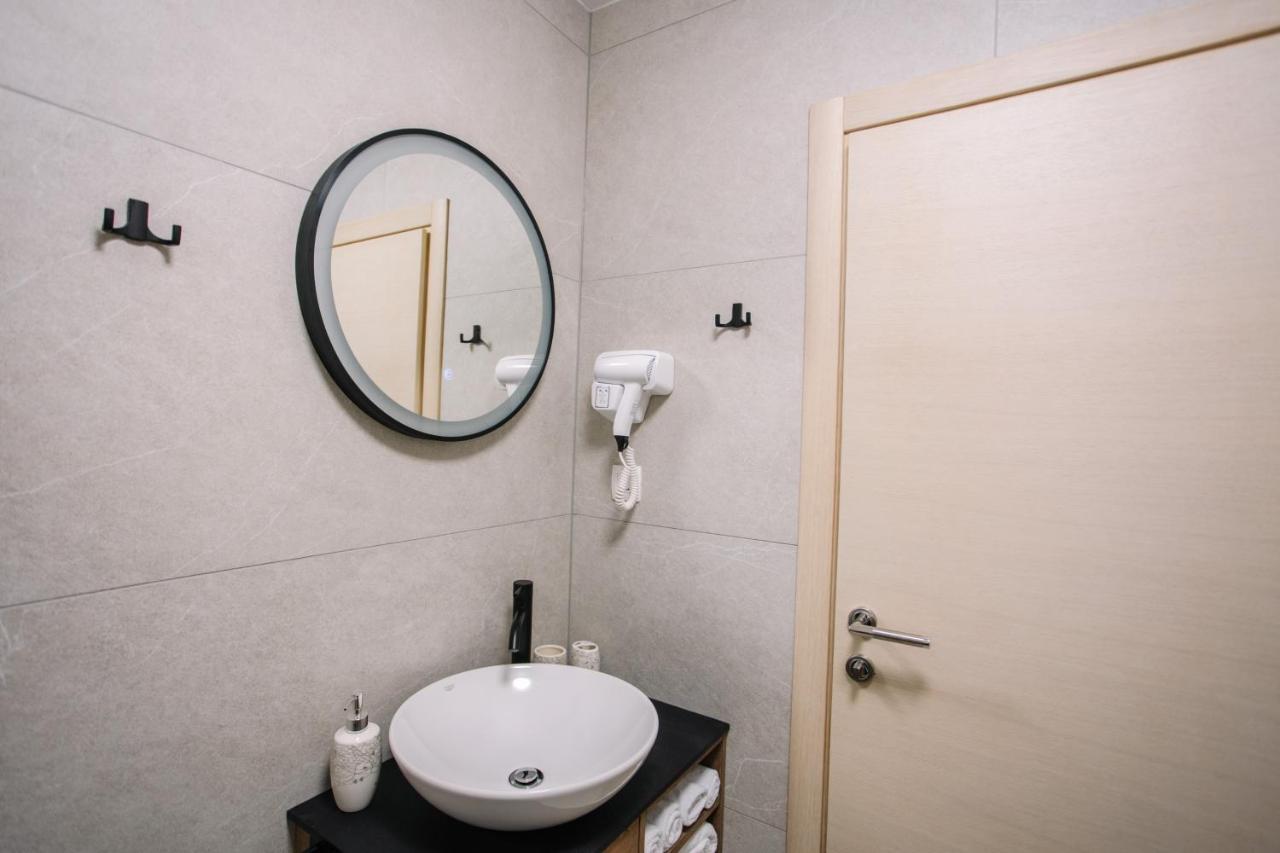 Apartments Hana City Center Лівно Екстер'єр фото