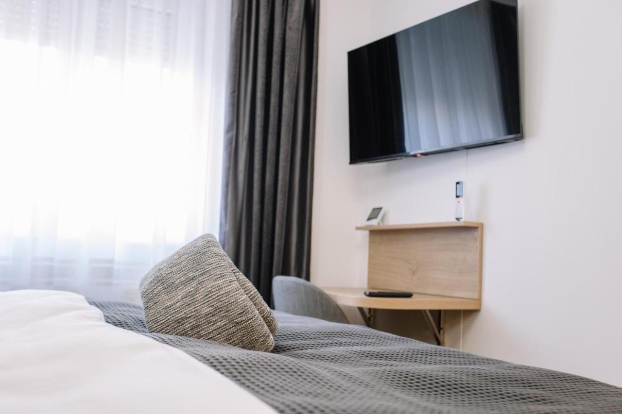 Apartments Hana City Center Лівно Екстер'єр фото