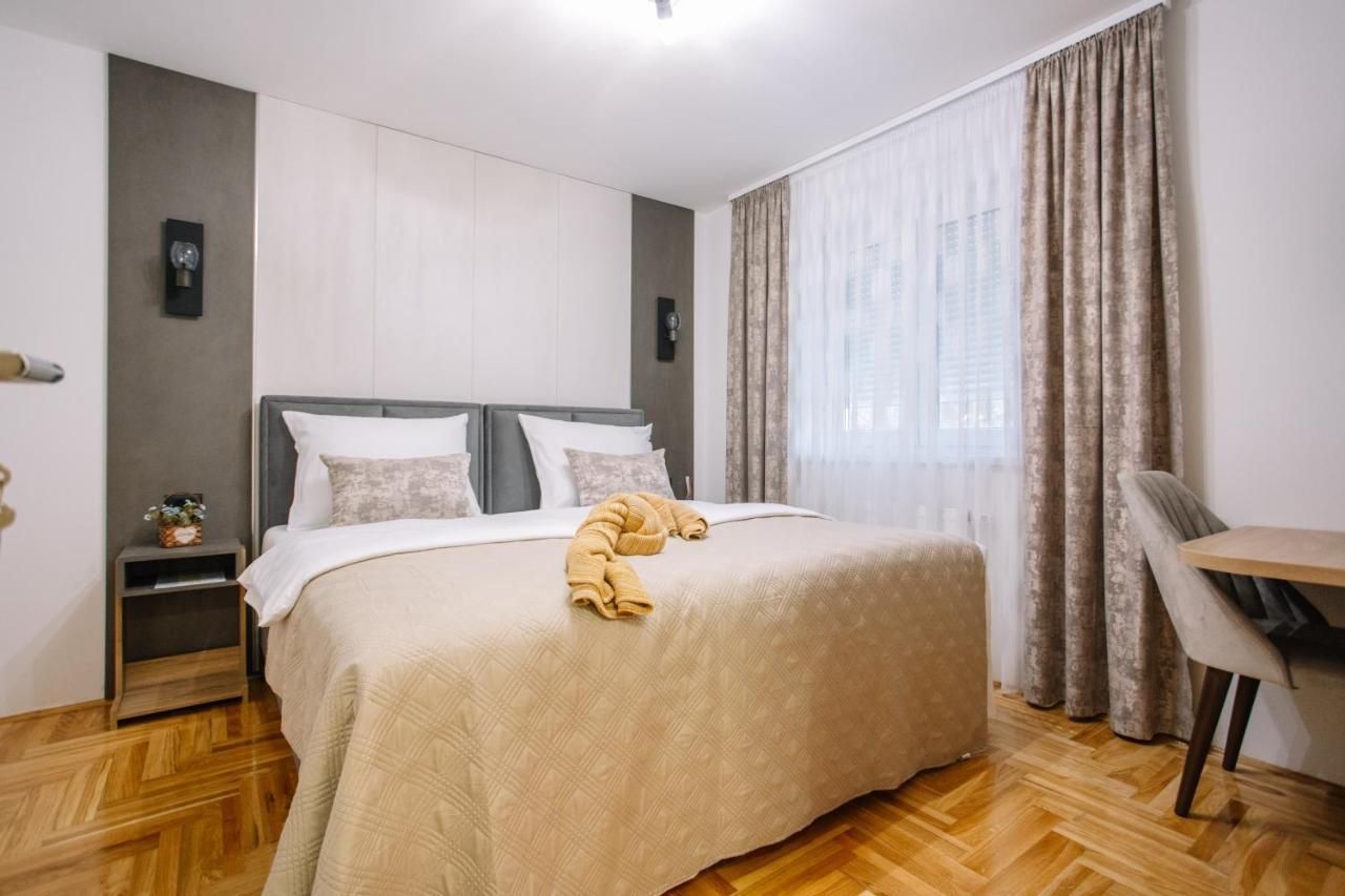 Apartments Hana City Center Лівно Екстер'єр фото